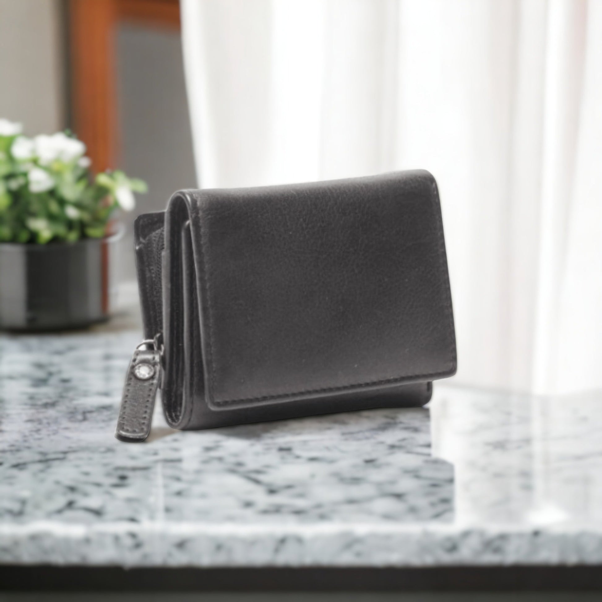 Black | Zip | Vikky - BeltUp Leather Co.